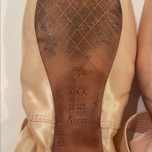 BLOCH Satin Ballet Pointe Shoes - Picture 6 of 7